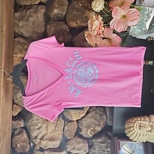 American Eagle V-neck tee